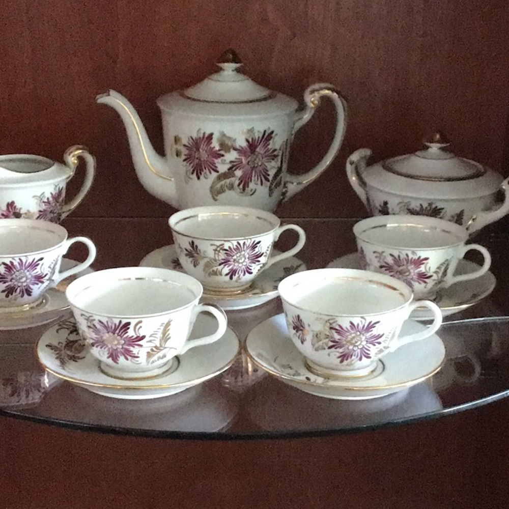 GOLD TRIM VINTAGE 1957 CHERRY CHINA MADE IN JAPAN 16 PIECES AUTHENTIC